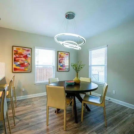 Villa Casa Fiesta-2Bed/2Bath 1100 Sq Ft Urban Stunner